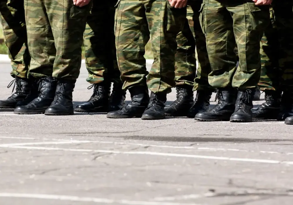 Ile zarabia porucznik? Zaskakujące fakty o wynagrodzeniu w wojsku