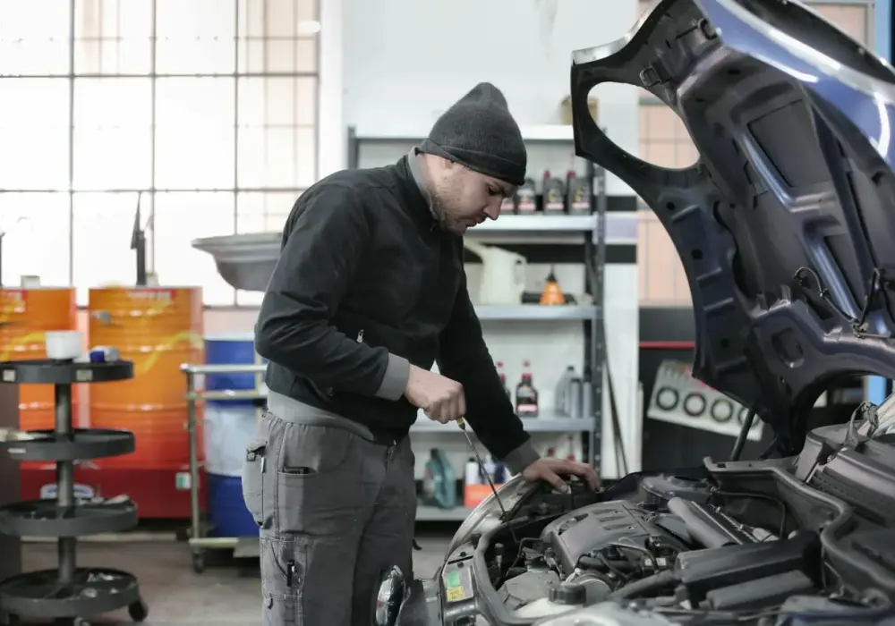 Ile zarabia mechanik? Sprawdź, jak podnieść swoje zarobki!