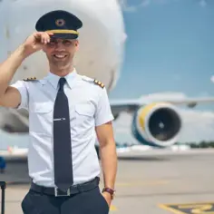 Ile zarabia pilot samolotu pasażerskiego? Zaskakujące fakty o wynagrodzeniach